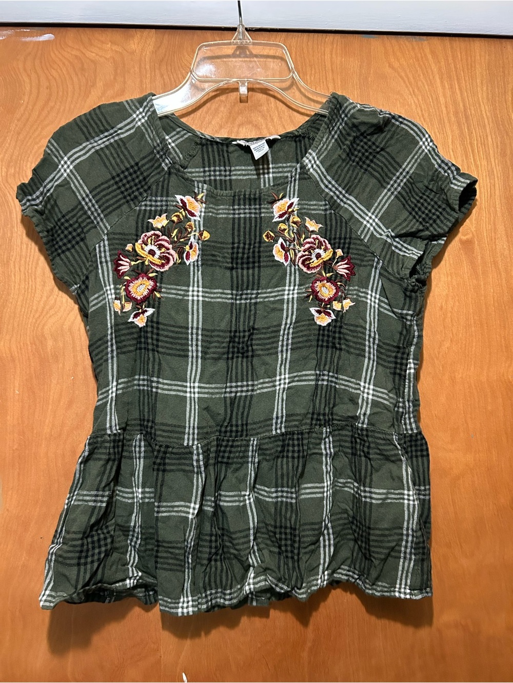 Arizona Jean Company Plaid Short Sleeve Top with Floral Embroidery